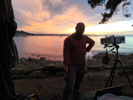 Installation au soleil couchant